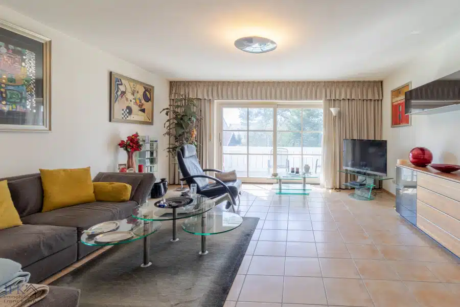 OG Wohnzimmer - Reihenmittelhaus mit 2 separaten Wohneinheiten in bevorzugter Wohnlage zur Anlage