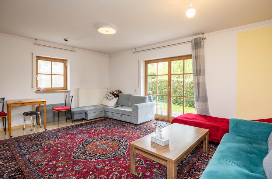 2-Zimmer-Erdgeschosswohnung mit Garten in zentraler Wohnlage in Weilheim - Wohnbereich (41777)
