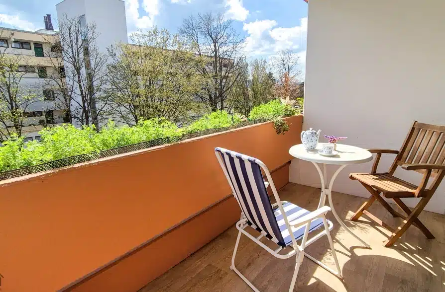 Ruhiges Appartment mit Südbalkon! Frei zum Bezug! - Balkon (43505)
