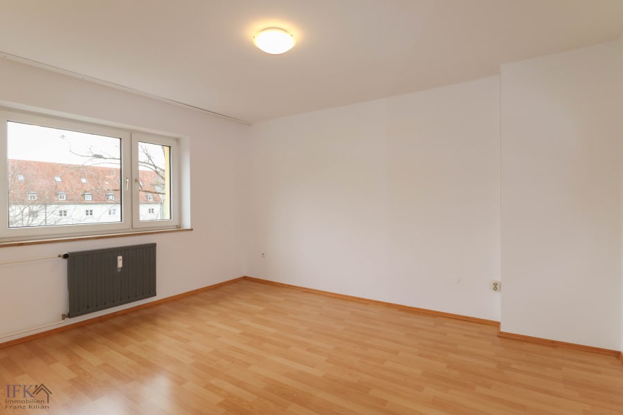 Lichtdurchflutete 2-Zimmer-Wohnung mit Einzelgarage in Obergiesing-Fasangarten - Schlafzimmer