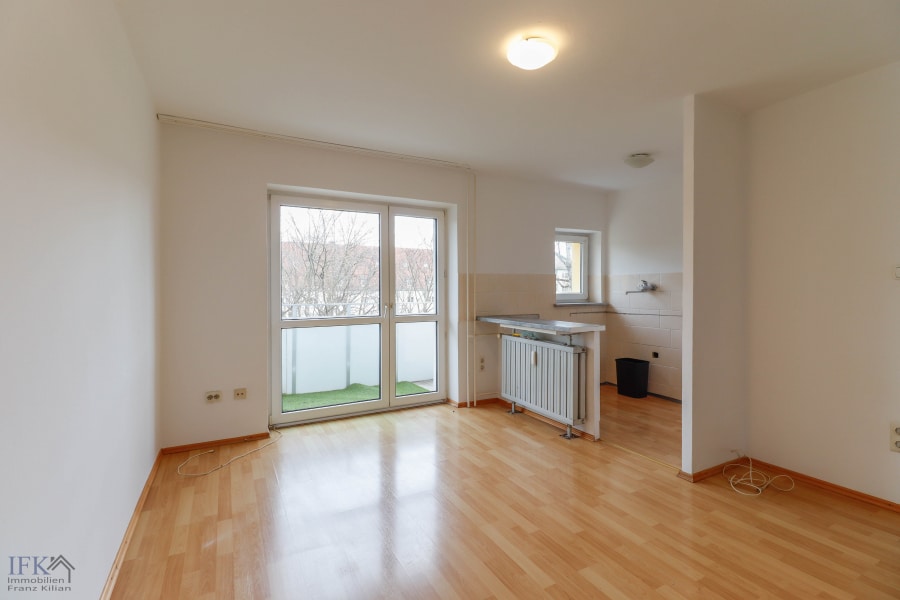 Lichtdurchflutete 2-Zimmer-Wohnung mit Einzelgarage in Obergiesing-Fasangarten - Wohnbereich
