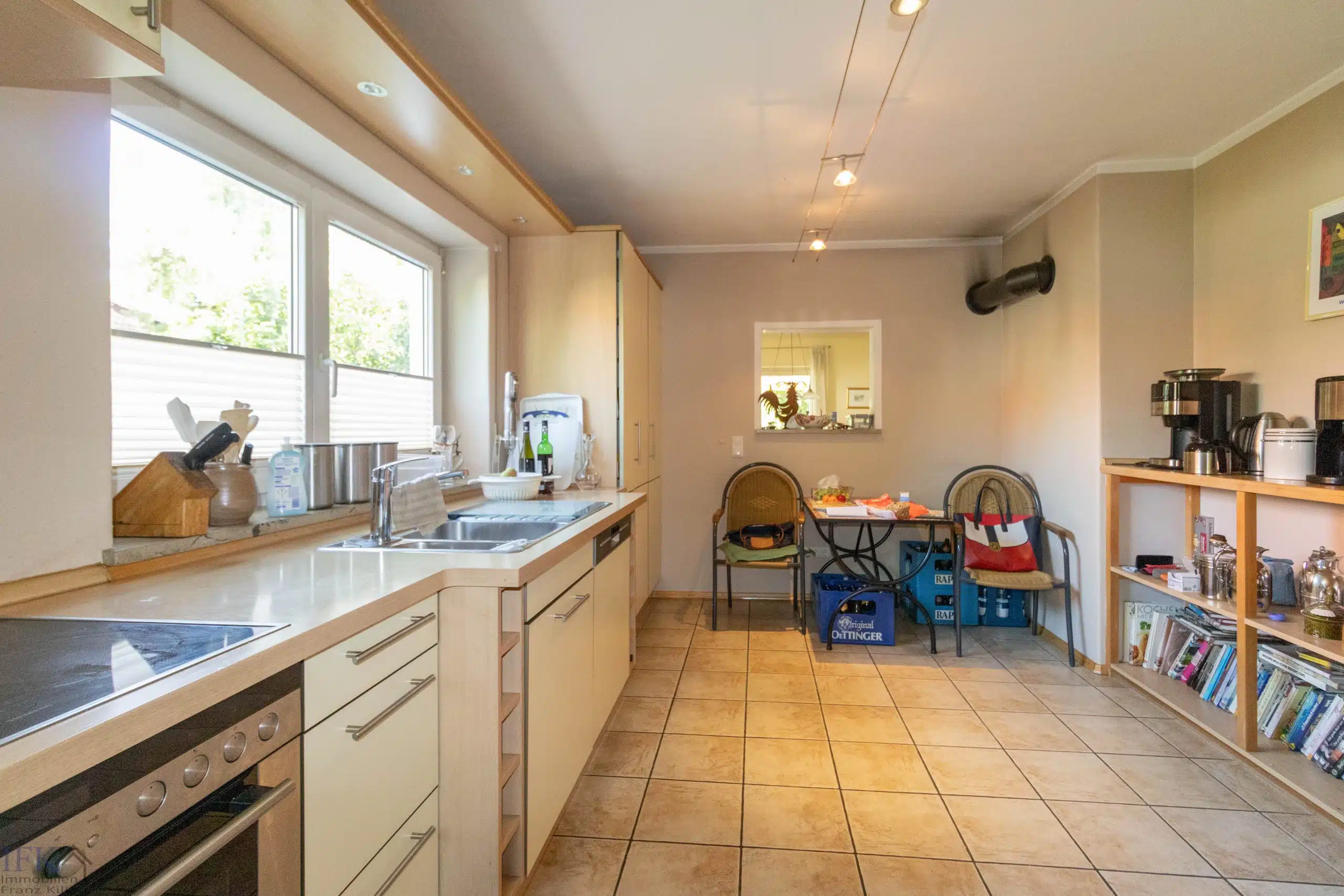Küche - Große Doppelhaushälfte mit 5 Schlafzimmern in Weilheim