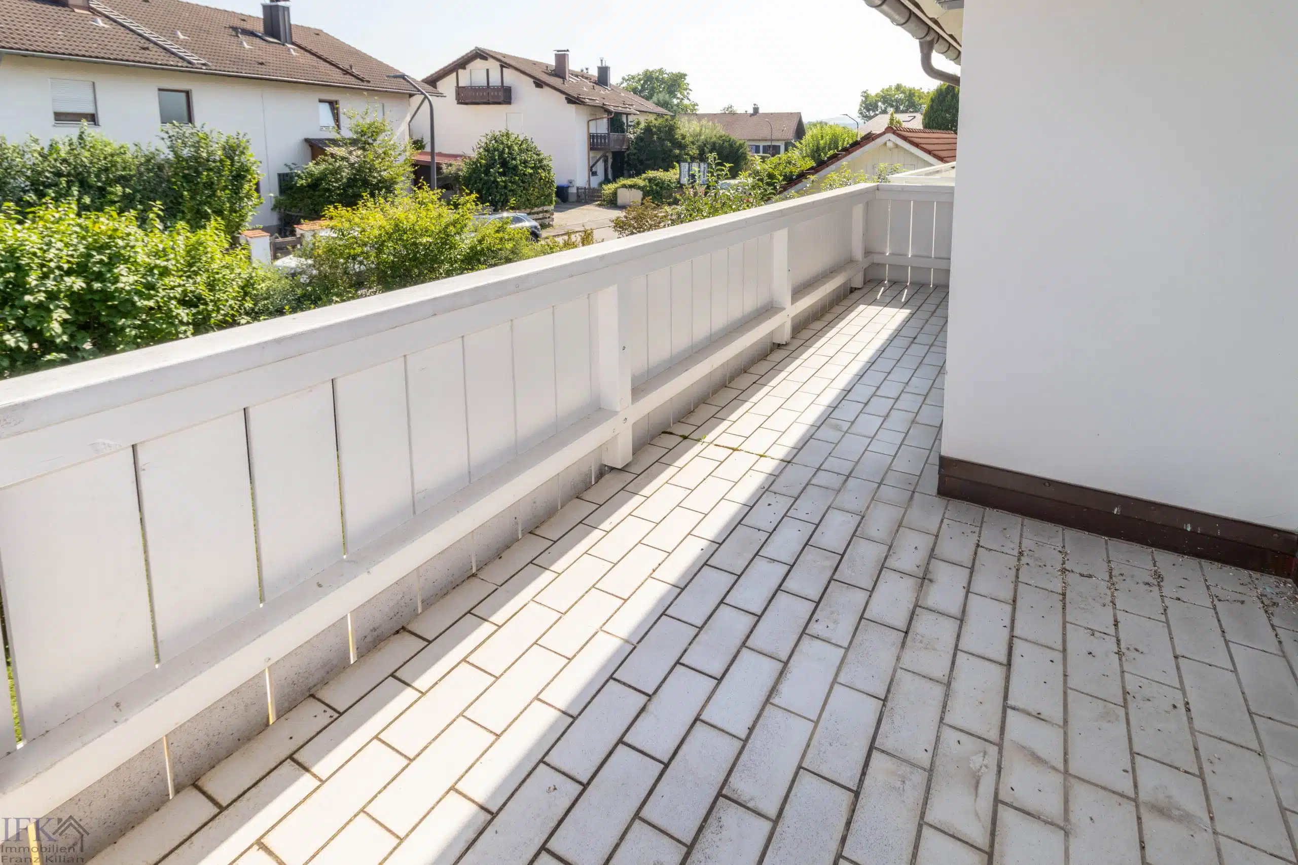 Balkon - Große Doppelhaushälfte mit 5 Schlafzimmern in Weilheim