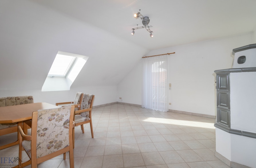 Hier brauchen Sie keinen TV! Zweifamilienhaus in Hohenpeißenberg mit Panoramablick!! - DG Wohnzimmer (37855)