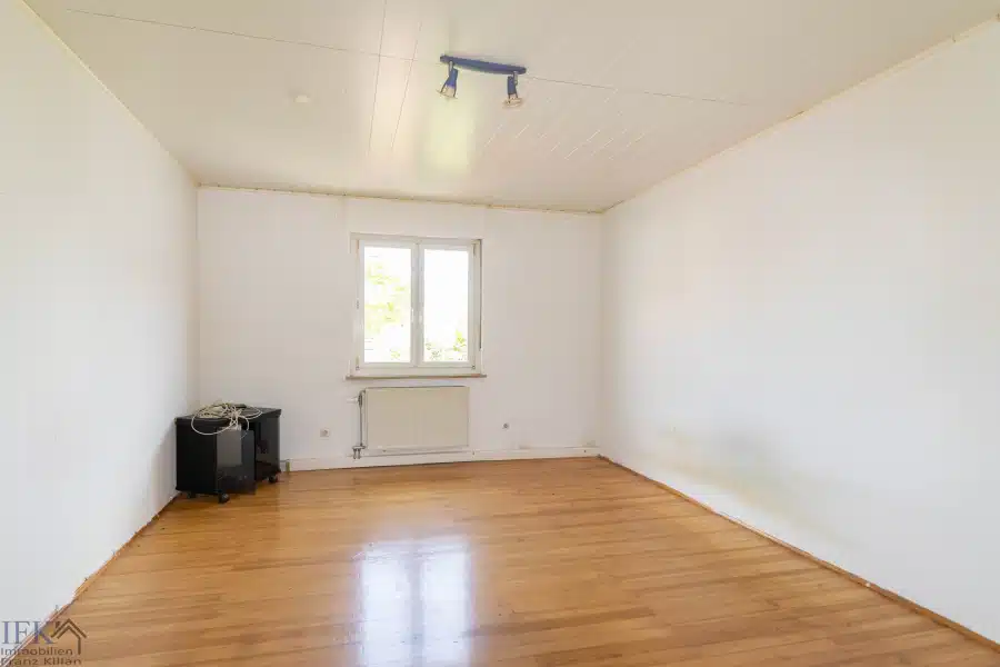 Schlafzimmer 2 - Ein Stadthaus mit vielen Möglichkeiten von Weilheim!