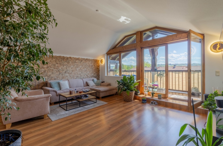 Wohnen über den Dächern von Peißenberg – Traumhafte 4-Zimmer Dachgeschoßwohnung mit Bergblick, 82380 Peißenberg, Dachgeschosswohnung