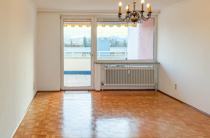Sonnige Dachterrassenwohnung mit Blick Bergblick im Weilheimer Westen, 82362 Weilheim in Oberbayern, Dachgeschosswohnung