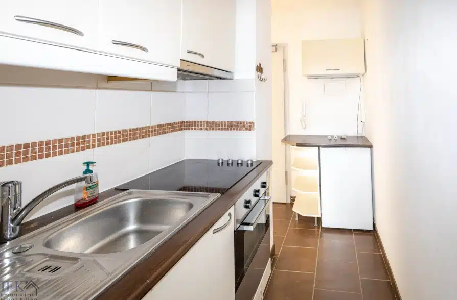 Gemütliches Appartement mit großem Balkon und Bergblick in zentraler Wohnlage von Weilheim - Küche (42387)