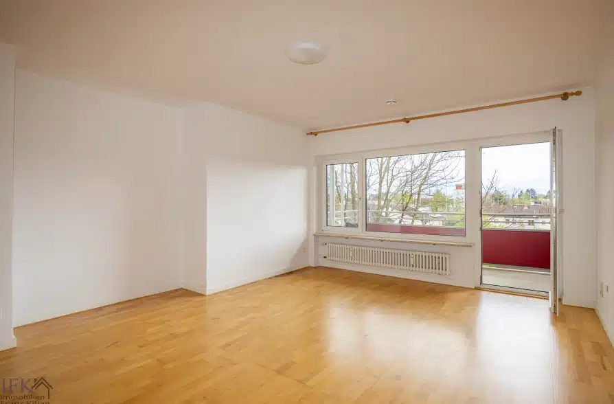 Gemütliches Appartement mit großem Balkon und Bergblick in zentraler Wohnlage von Weilheim - Wohnbereich (42386)