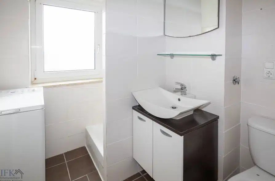 Gemütliches Appartement mit großem Balkon und Bergblick in zentraler Wohnlage von Weilheim - Bad (42388)