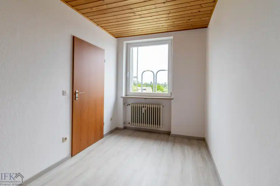 Schlafzimmer - Sonnige 2-Zimmer-Dachgeschoßwohnung mit Panoramablick im Weilheimer Westen