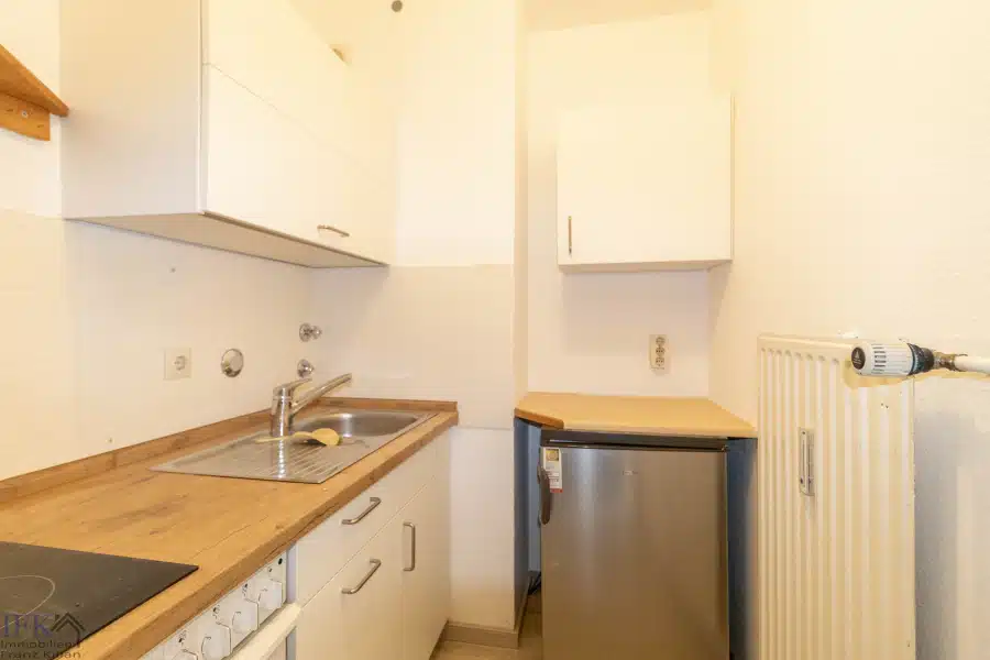 Küche - Sonnige 2-Zimmer-Dachgeschoßwohnung mit Panoramablick im Weilheimer Westen