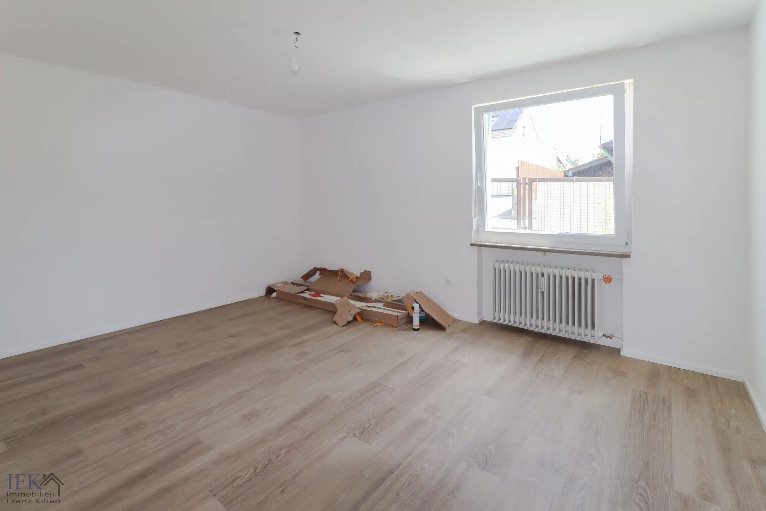 Schlafzimmer 1 - Frisch renovierte 4-Zimmer-Wohnung im Herzen von Weilheim