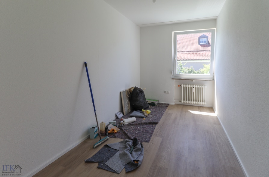 Frisch renovierte 4-Zimmer-Wohnung im Herzen von Weilheim - Zimmer 2 (38736)