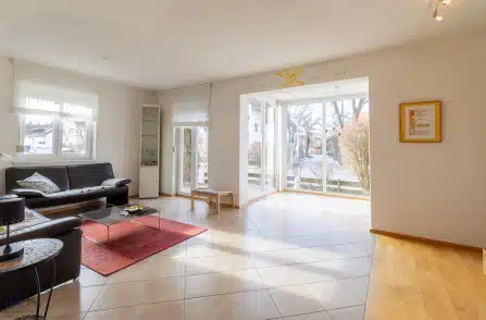 Charmante 2-Zimmer-Wohnung mit Garten und direktem Zugang zum Hobbyraum in Bestlage, 82362 Weilheim in Oberbayern, Erdgeschosswohnung