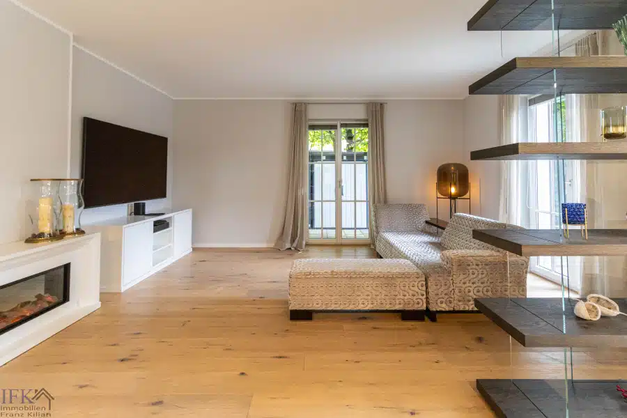 Wohnbereich - Provisionsfreier Verkauf! Elegante Luxusvilla mit Traumausstattung am Grünwalder Forst!