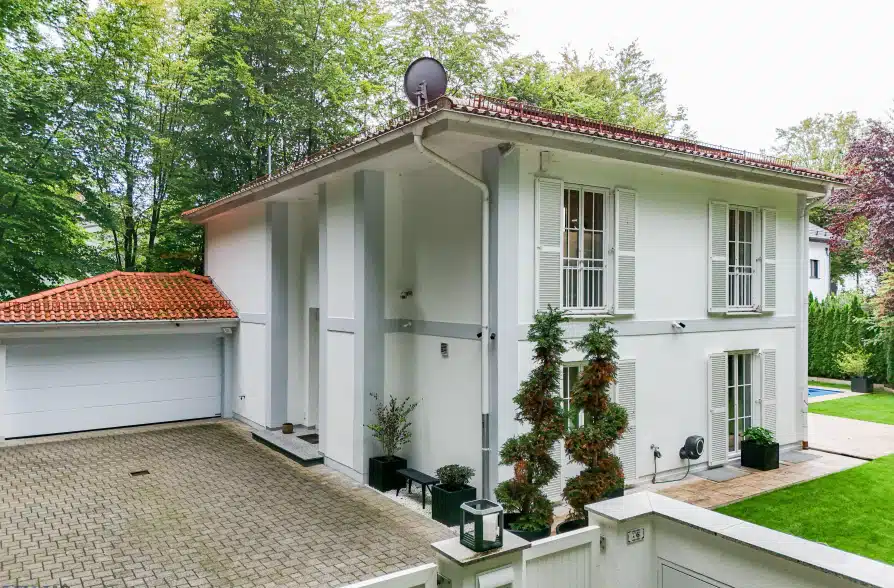 Provisionsfreier Verkauf! Elegante Luxusvilla mit Traumausstattung am Grünwalder Forst! - Eingangsbereich (36433)