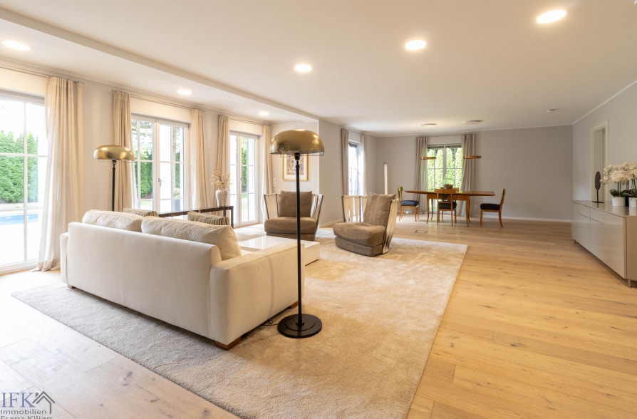 Provisionsfreier Verkauf! Elegante Luxusvilla mit Traumausstattung am Grünwalder Forst! - Wohnbereich (36443)