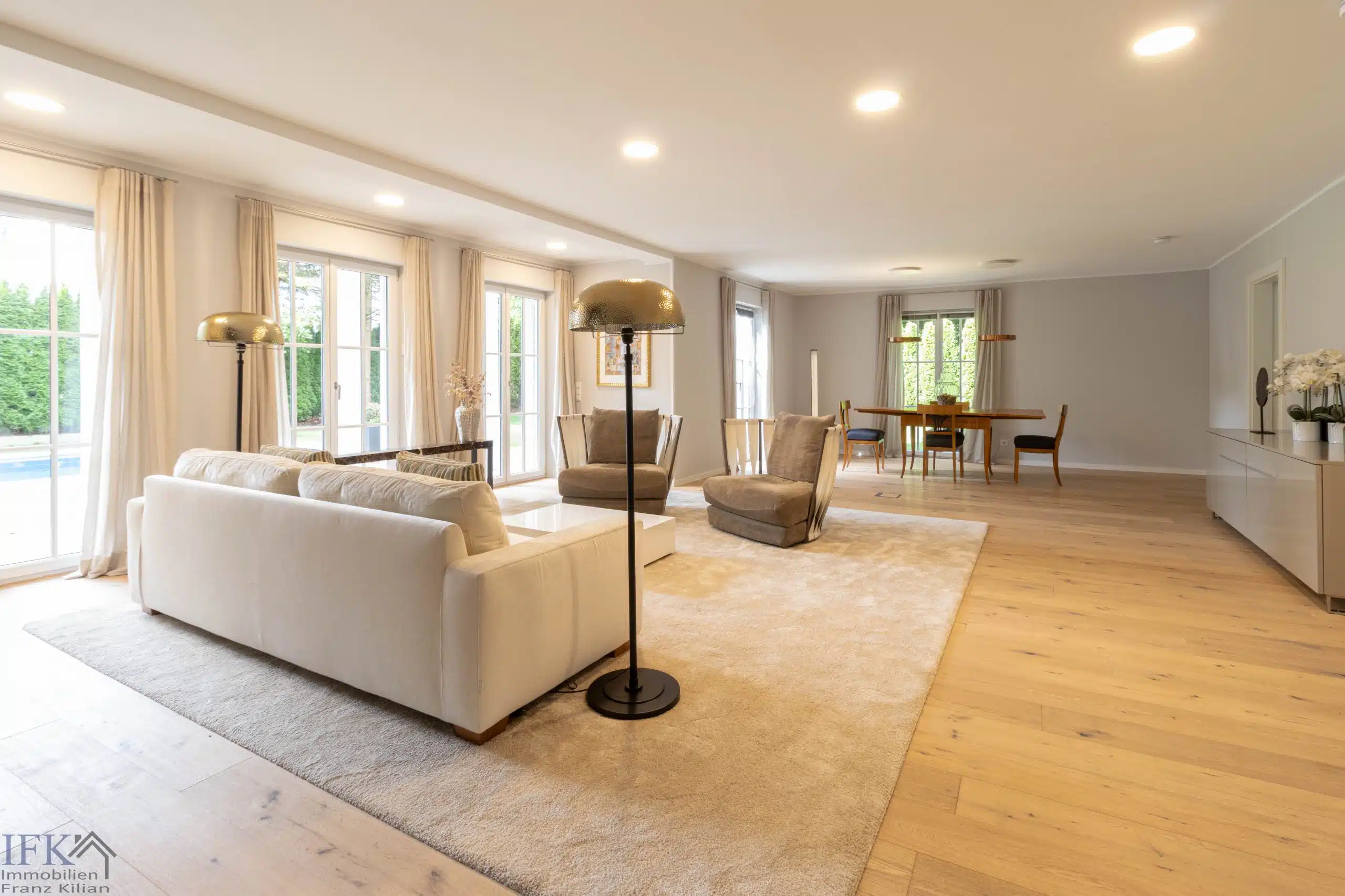 Wohnbereich - Provisionsfreier Verkauf! Elegante Luxusvilla mit Traumausstattung am Grünwalder Forst!