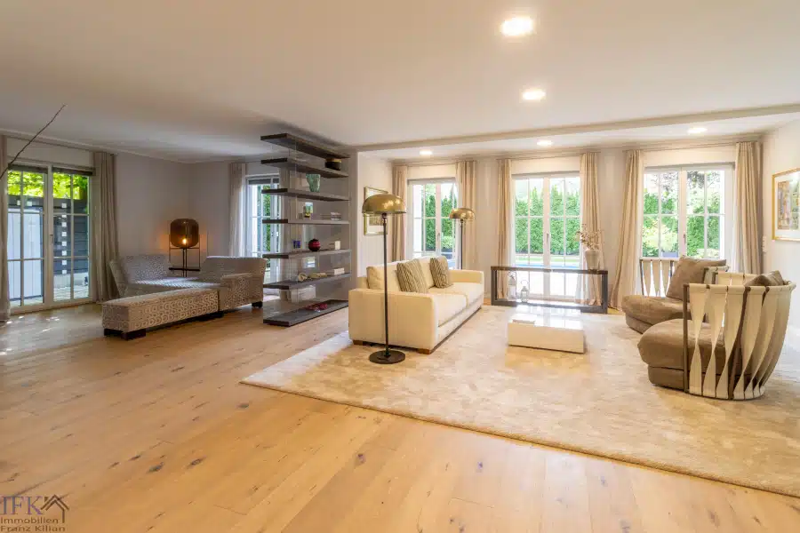 Wohnbereich - Provisionsfreier Verkauf! Elegante Luxusvilla mit Traumausstattung am Grünwalder Forst!