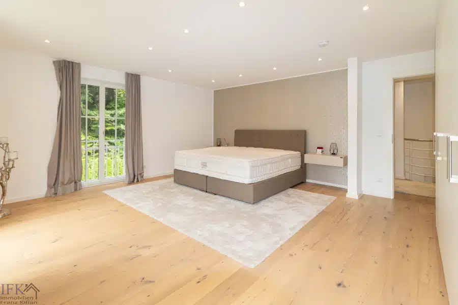 Zimmer 3 - Provisionsfreier Verkauf! Elegante Luxusvilla mit Traumausstattung am Grünwalder Forst!