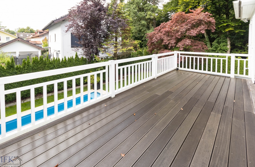 Provisionsfreier Verkauf! Elegante Luxusvilla mit Traumausstattung am Grünwalder Forst! - Dachterrasse (36451)