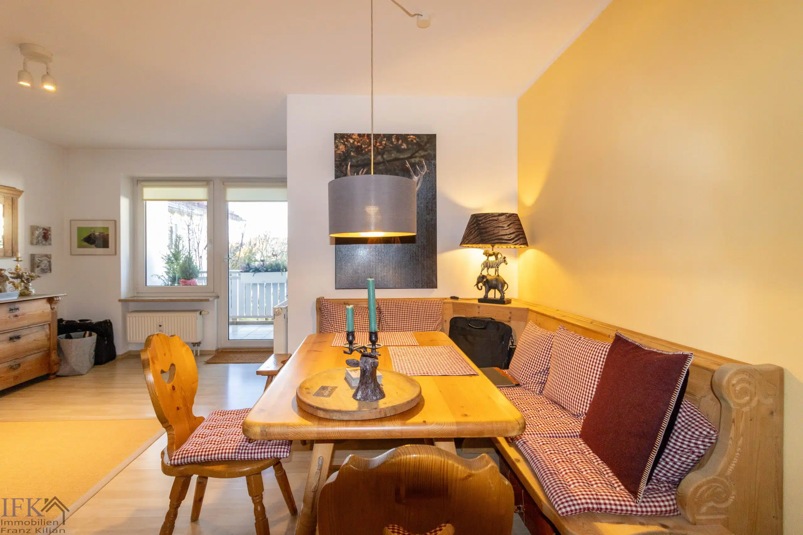 Essbereich - Klein aber Mein! Sonniges Appartment mit Balkon und Einbauküche in Weilheim!