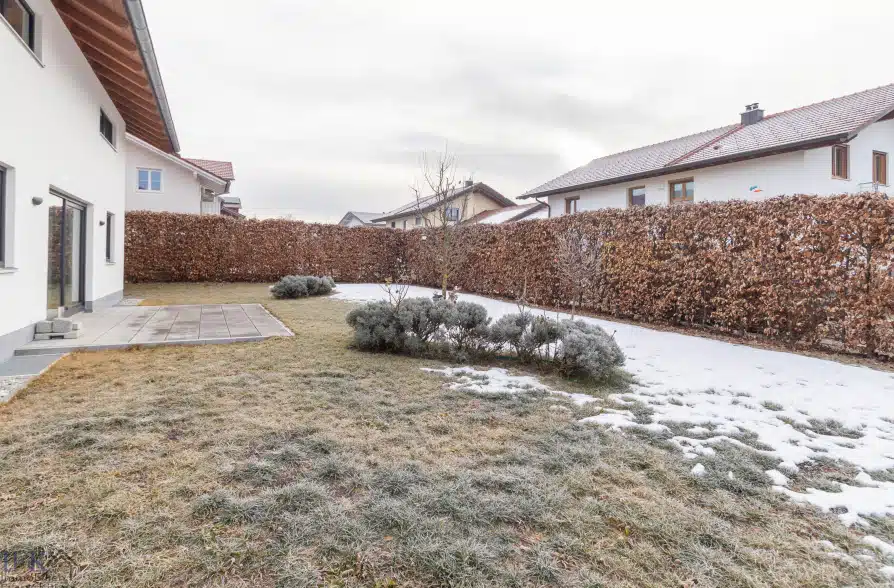 Neuwertiges KFW-55 Einfamilienhaus auf traumhaftem Grundstück in Eberfing - Garten (37276)