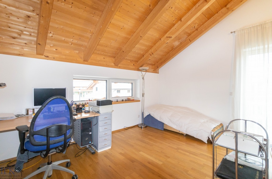 Neuwertiges KFW-55 Einfamilienhaus auf traumhaftem Grundstück in Eberfing - Schlafzimmer 2 (37290)