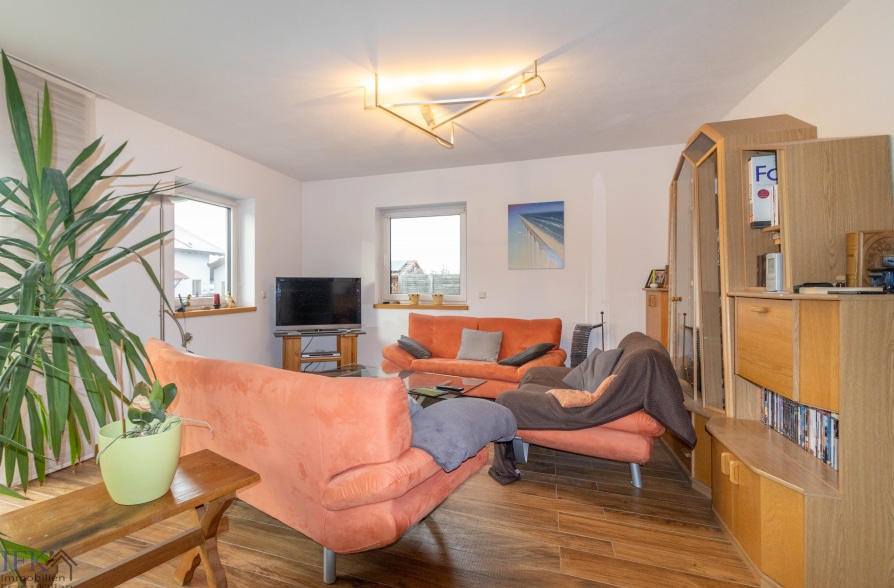 Neuwertiges KFW-55 Einfamilienhaus auf traumhaftem Grundstück in Eberfing - Wohnbereich (37280)