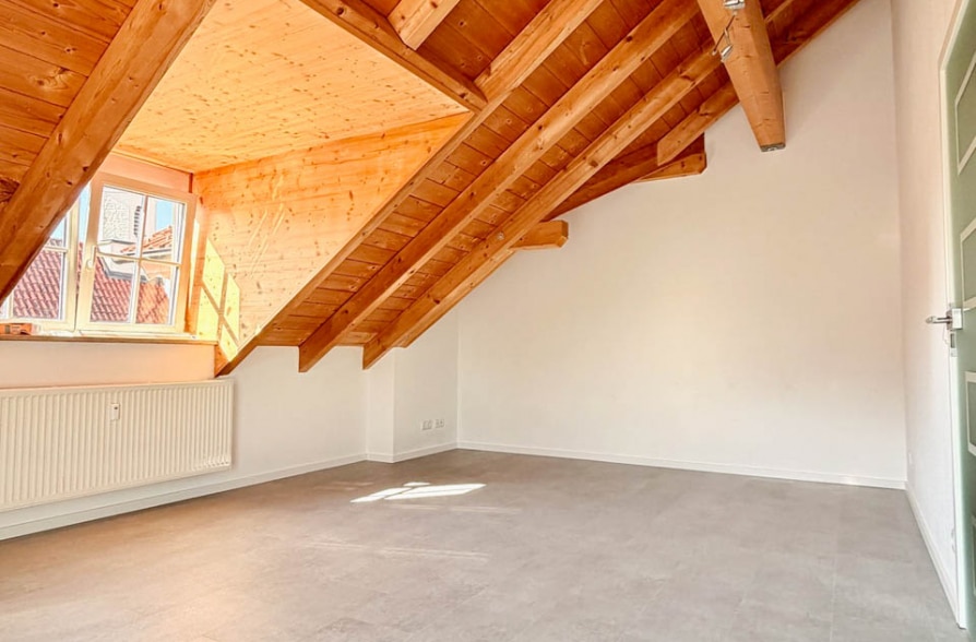 Gemütliche 2-Zimmer-Wohnung in zentraler Lage von Weilheim - Wohnbereich (42143)