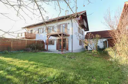 Charmante Doppelhaushälfte mit attraktivem Grundriss in Raisting, 82399 Raisting, Doppelhaushälfte