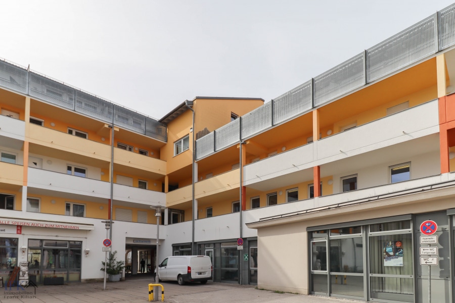 Wohnen im Zentrum! Altersgerechte und barrierefreie Dachgeschoßwohnung im Herzen von Weilheim - Außenansicht