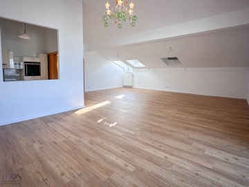 Wohnen im Zentrum! Altersgerechte und barrierefreie Dachgeschoßwohnung im Herzen von Weilheim, 82362 Weilheim in Oberbayern, Dachgeschosswohnung