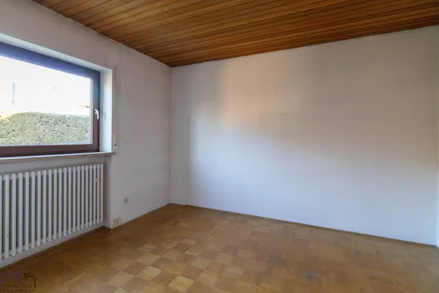 Zimmer 2 - Renovierungsbedürftiger Bungalow mit Potenzial in Traubing
