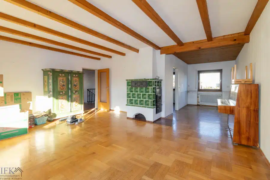 Wohnbereich - Renovierungsbedürftiger Bungalow mit Potenzial in Traubing