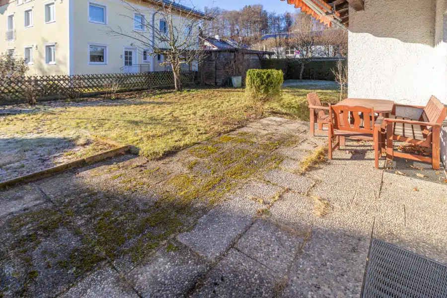 Terrasse - Renovierungsbedürftiger Bungalow mit Potenzial in Traubing