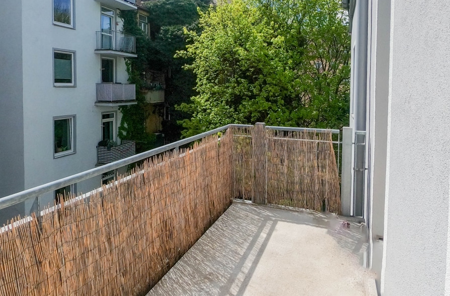 Modernes Wohnen mit historischem Flair! Traumhaft schöne Altbauwohnung in Neuhausen! - Balkon (41925)