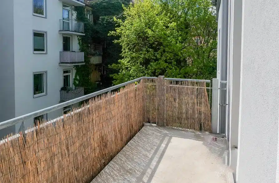 Modernes Wohnen mit historischem Flair! Traumhaft schöne Altbauwohnung in Neuhausen! - Balkon (41925)
