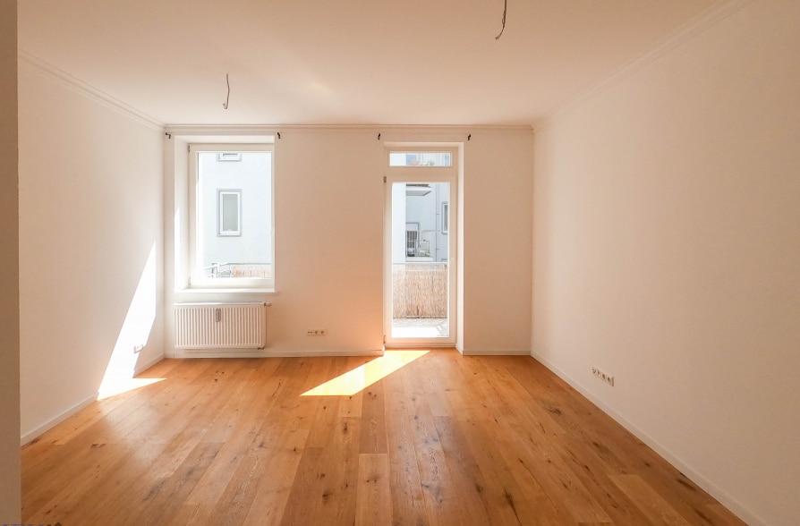 Modernes Wohnen mit historischem Flair! Traumhaft schöne Altbauwohnung in Neuhausen! - Wohnbereich (41921)