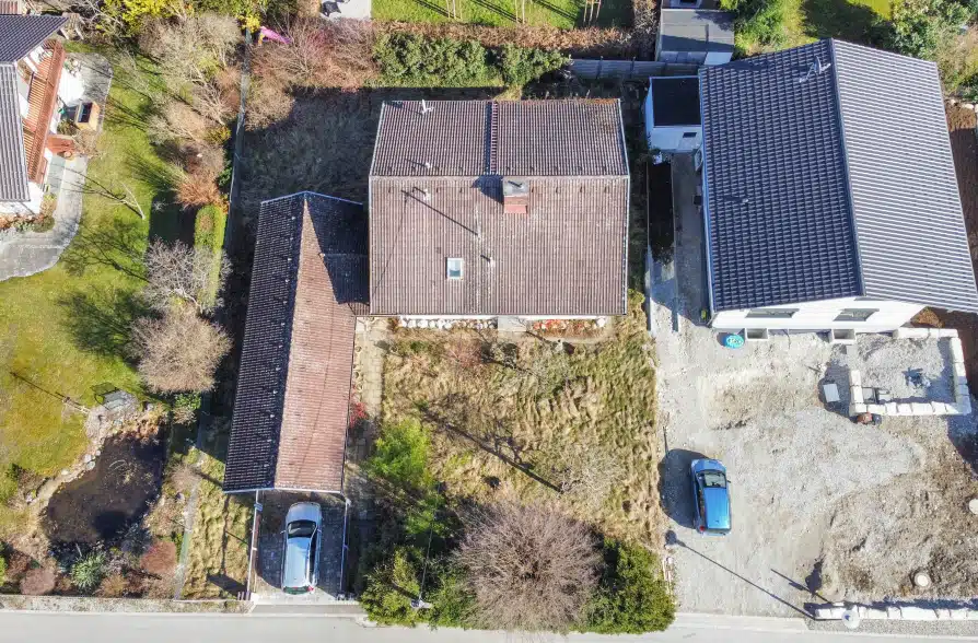 Objekt zum Wachküssen! Einfamilienhaus mit Nießbrauch in Fischen am Ammersee - Drohne (40823)