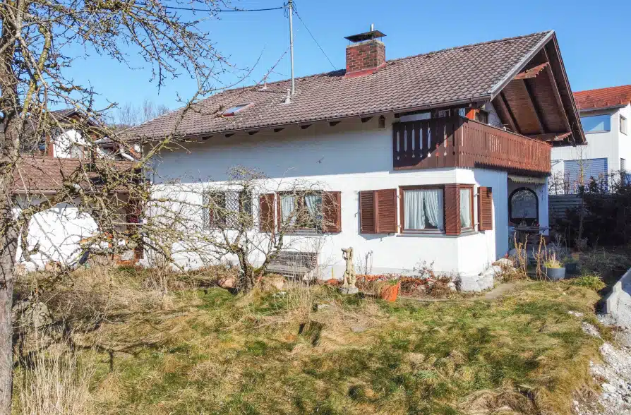 Objekt zum Wachküssen! Einfamilienhaus mit Nießbrauch in Fischen am Ammersee - Gartenansicht (40819)