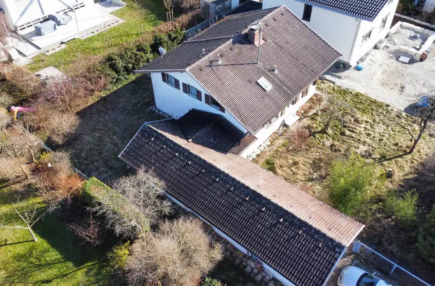 Objekt zum Wachküssen! Einfamilienhaus mit Nießbrauch in Fischen am Ammersee - Rückansicht (40825)