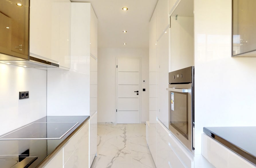 Komplett renovierte 2-Zimmer-Wohnung in Bogenhausen mit Luxus-Ausstattung - Küche (34766)