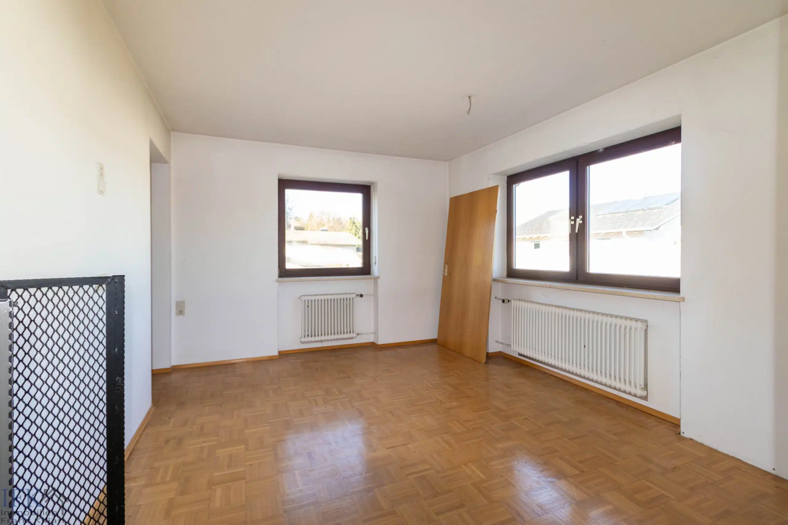 OG Schlafzimmer 2 - Freistehendes Einfamilienhaus zur individuellen Fertigstellung in Traubing