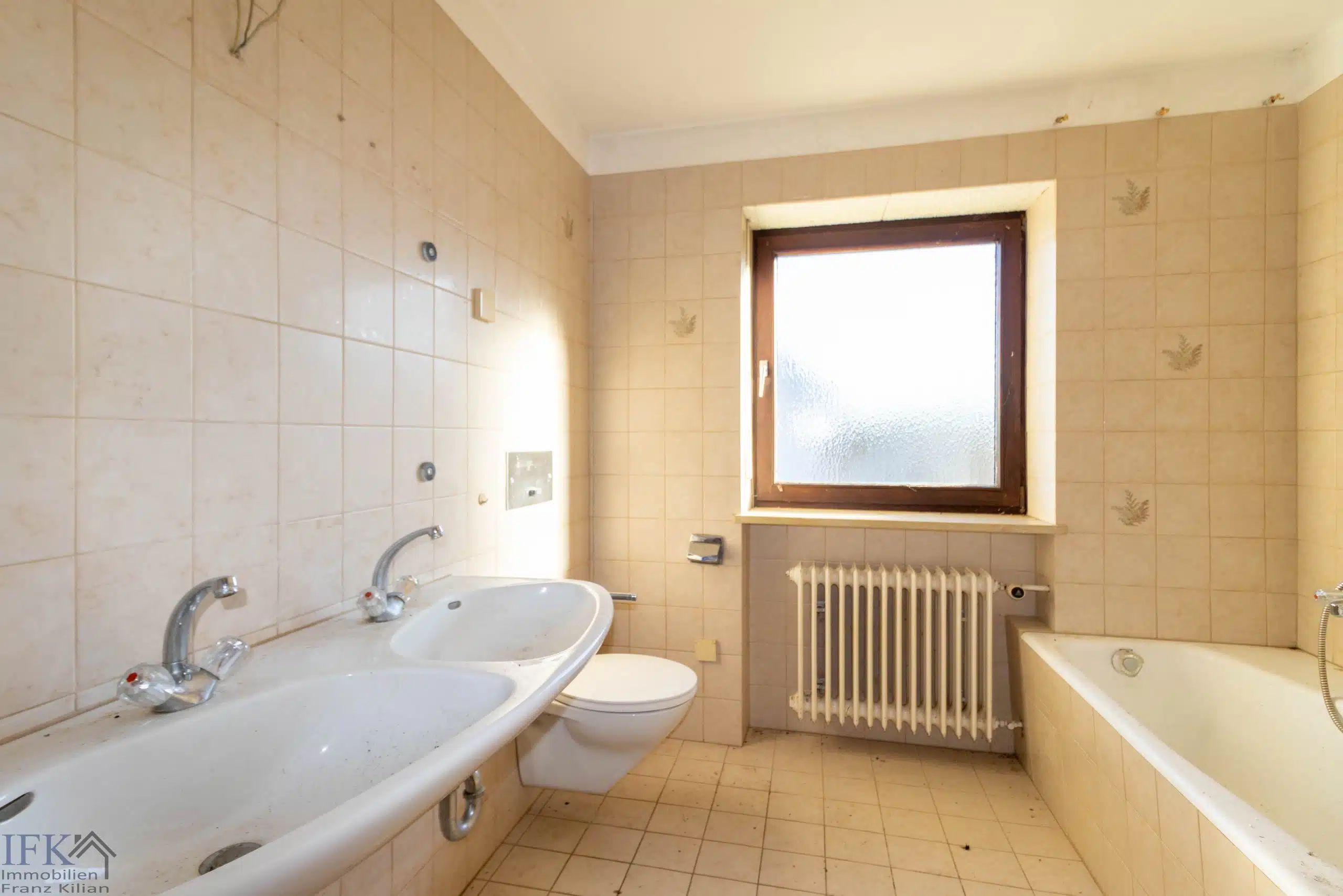 OG Bad - Freistehendes Einfamilienhaus zur individuellen Fertigstellung in Traubing