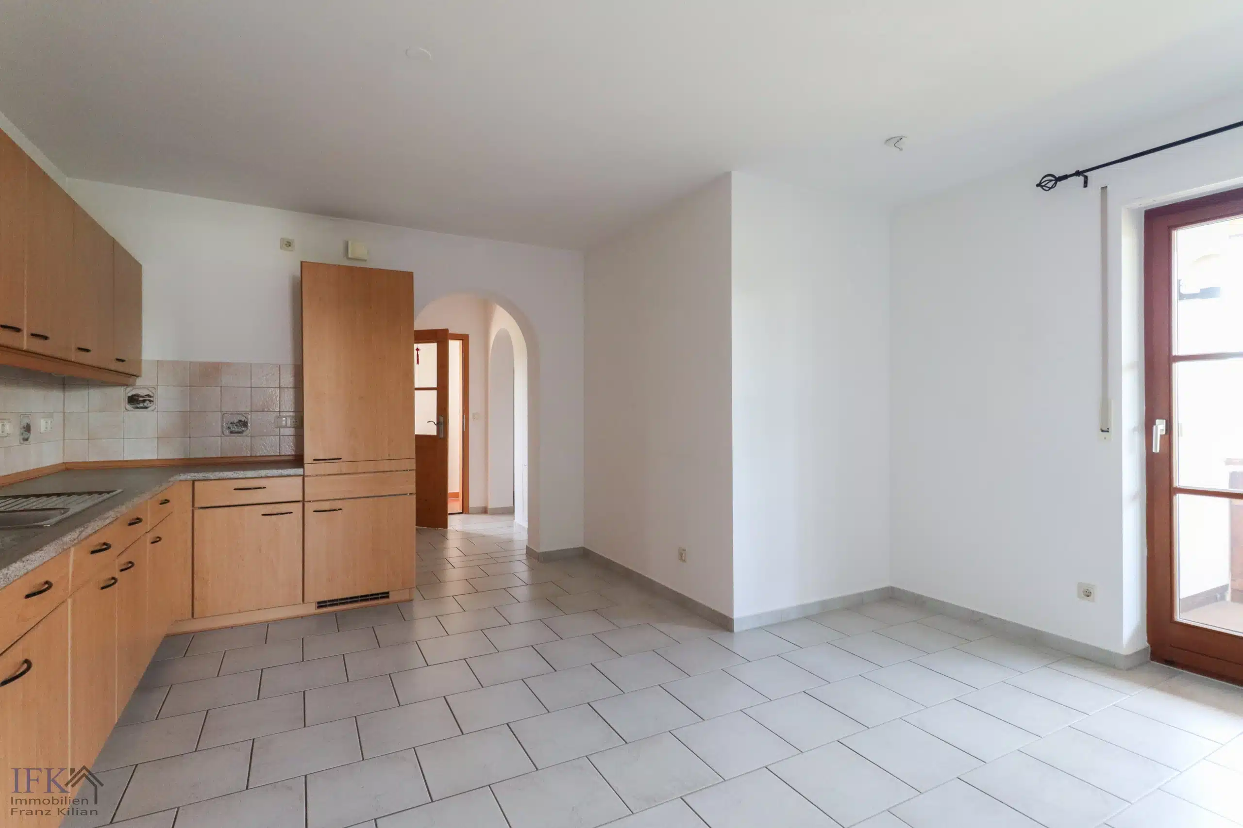 Nebenwohnung OG Küche - Gepflegtes XXL-Mehrgenerationenhaus in Bestlage von Polling!