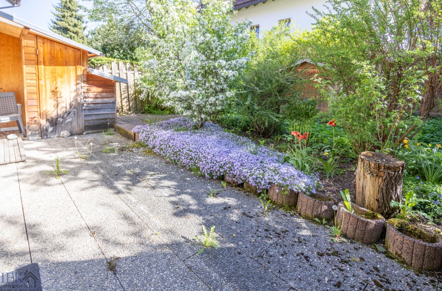 1-Zimmer-Erdgeschosswohnung mit Garten in zentraler Wohnlage in Weilheim - Terrasse (43684)