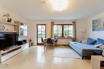 Großzügiges Appartment mit eigenem Garten und Süd-Terrasse, 82362 Weilheim in Oberbayern, Erdgeschosswohnung