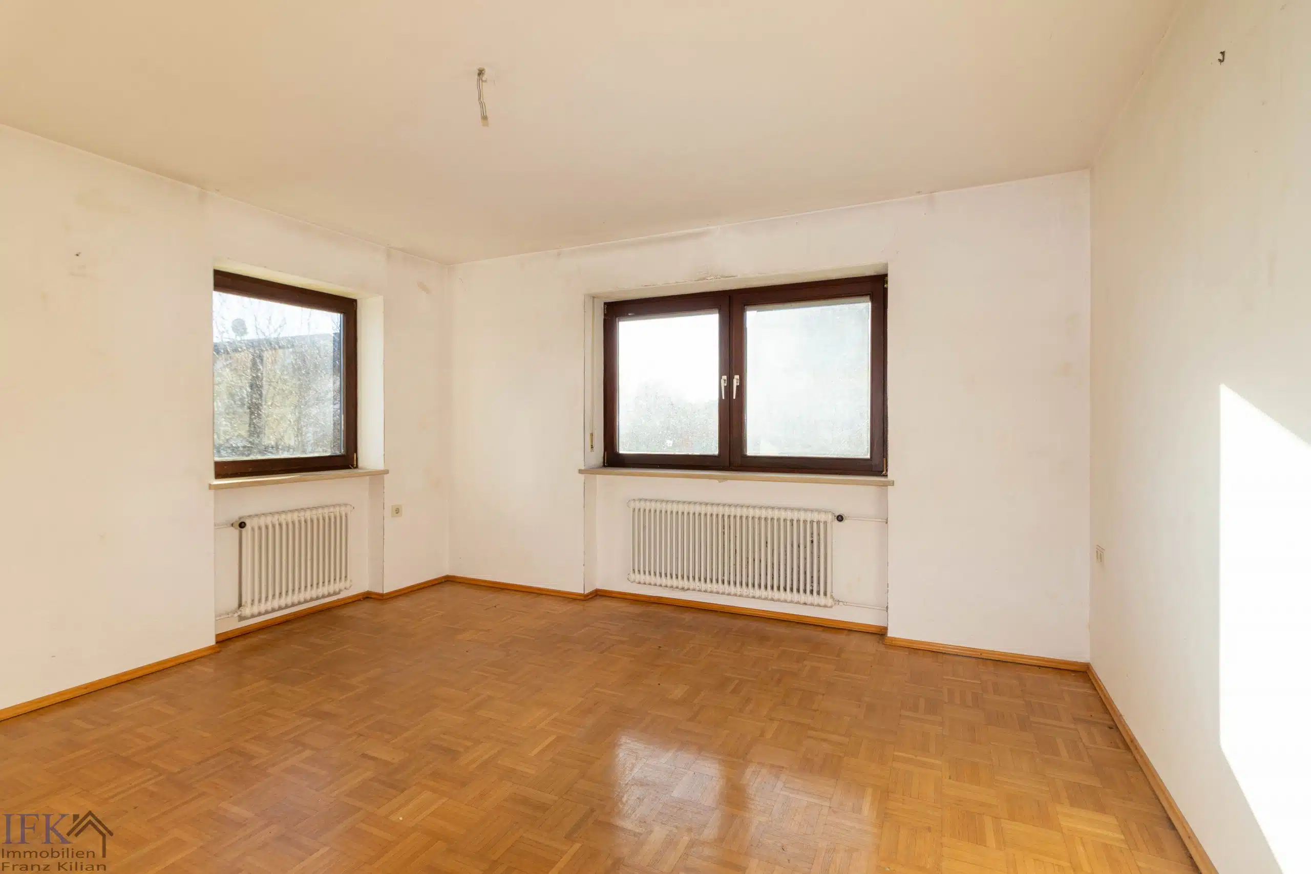 OG Schlafzimmer 3 - Freistehendes Einfamilienhaus zur individuellen Fertigstellung in Traubing